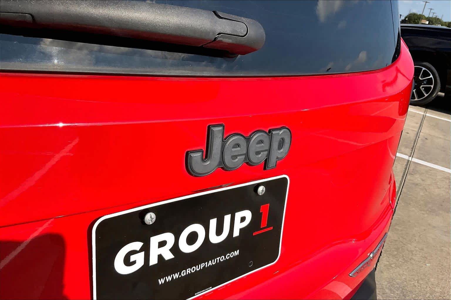Used 2016 Jeep Renegade Trailhawk w/ Premium Trailhawk Package AWD/4WD image 31
