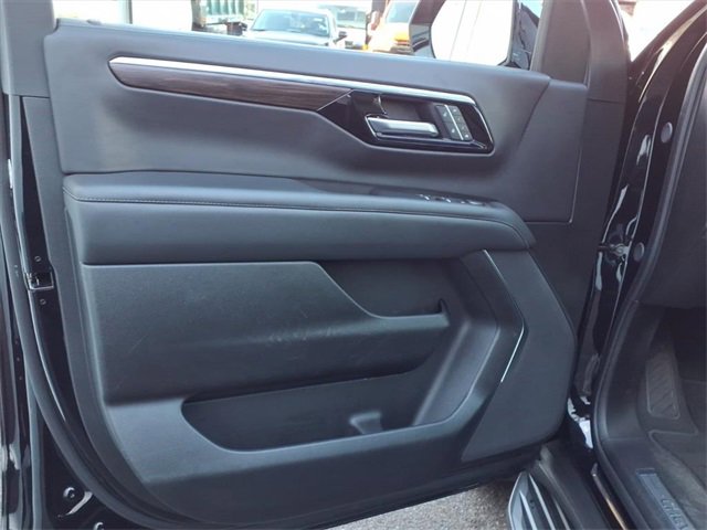 Used 2025 Chevrolet Suburban LT w/ Sun And Tow Package image 10