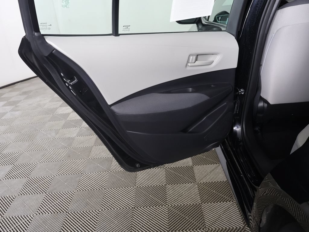 Used 2025 Toyota Corolla LE FWD image 21
