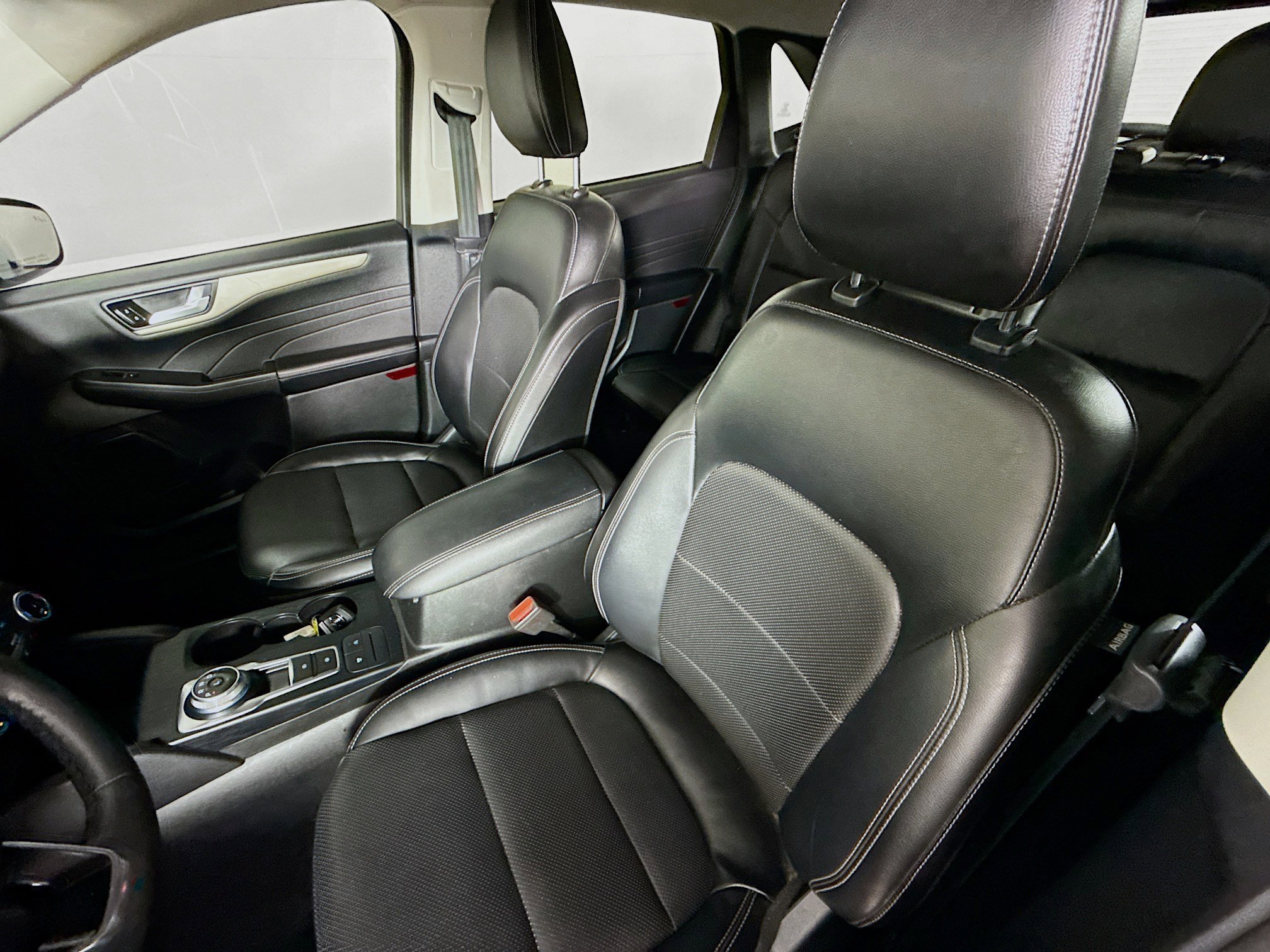 Used 2022 Ford Escape SEL FWD image 25