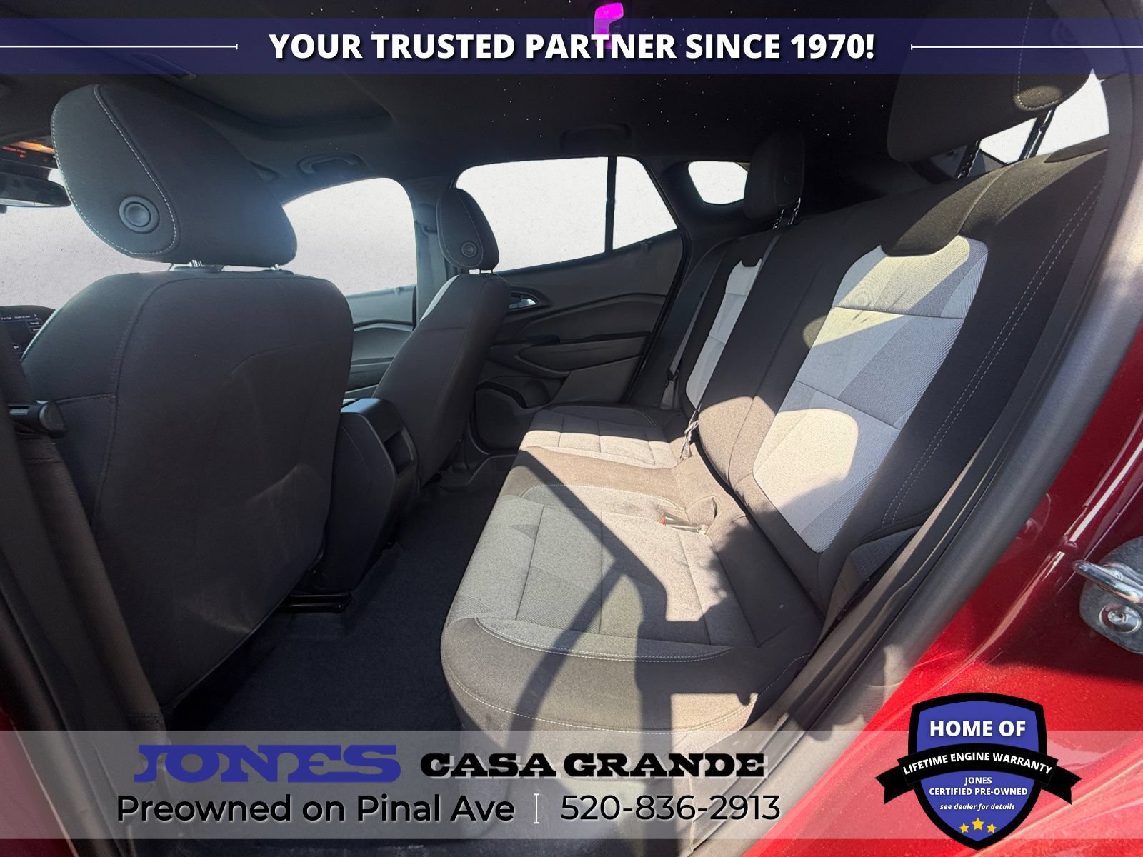 Used 2025 Chevrolet Trax RS w/ Sunroof Package FWD image 13