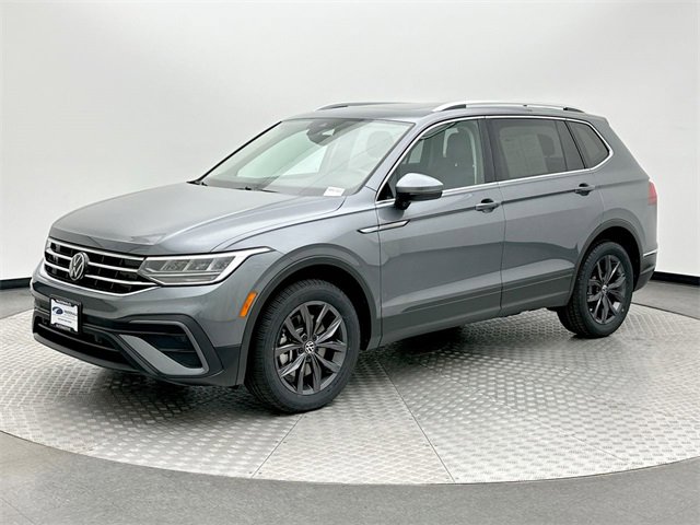 Used 2022 Volkswagen Tiguan SE w/ Panoramic Sunroof Package