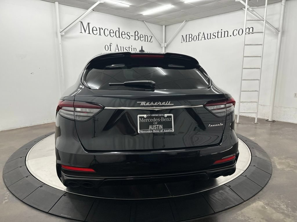 Used 2022 Maserati Levante Trofeo AWD/4WD image 6