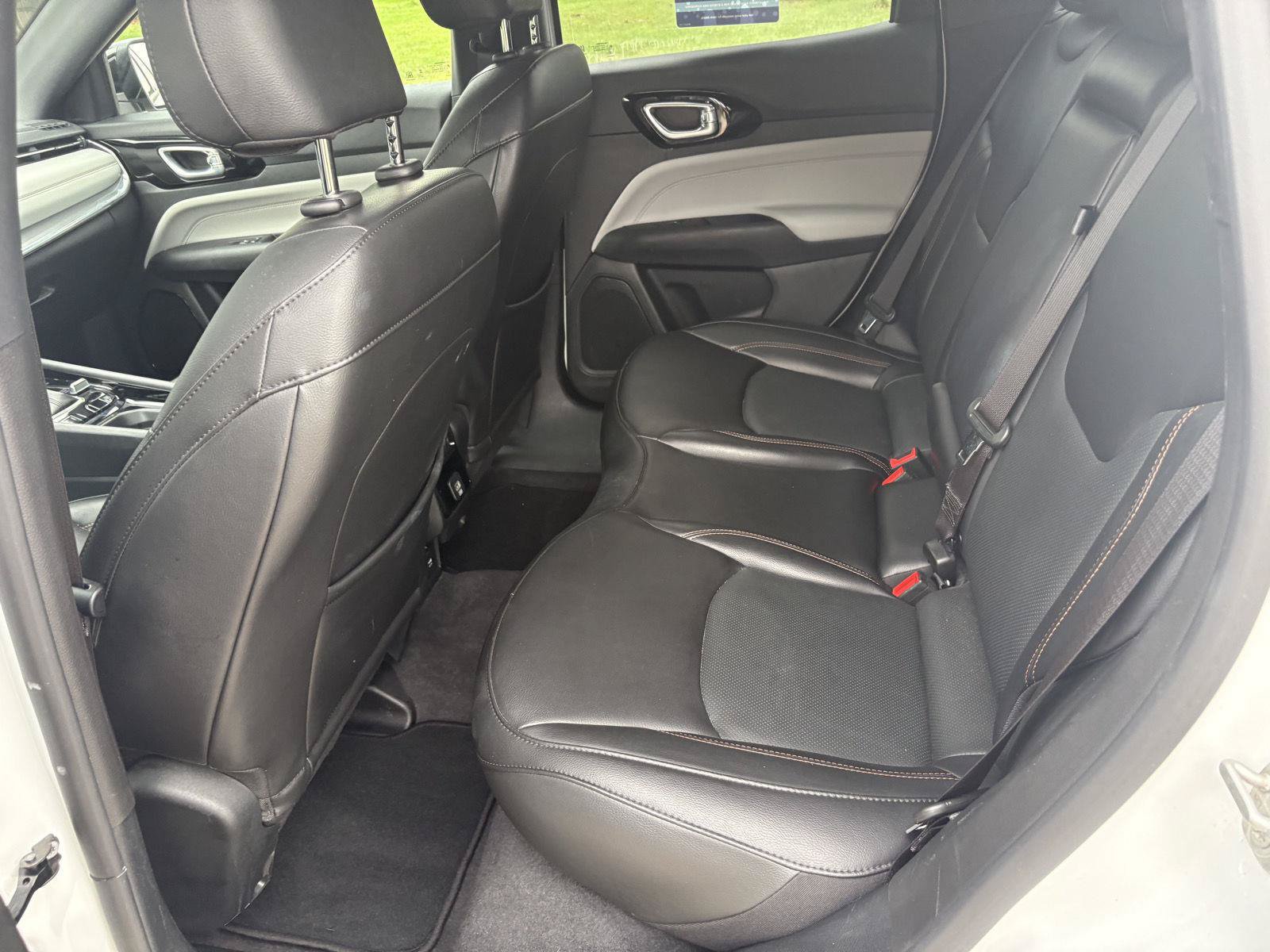 Used 2023 Jeep Compass Limited AWD/4WD image 13