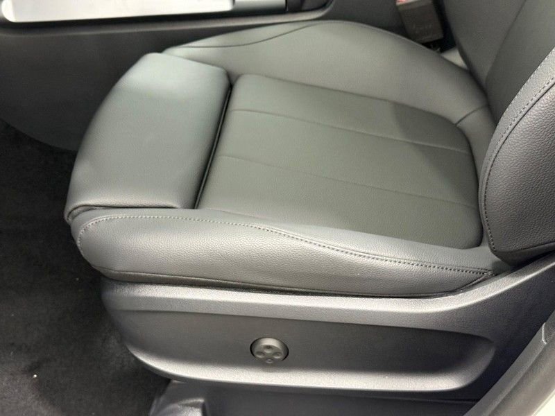 New 2026 Mercedes-Benz GLB 250 4MATIC image 14