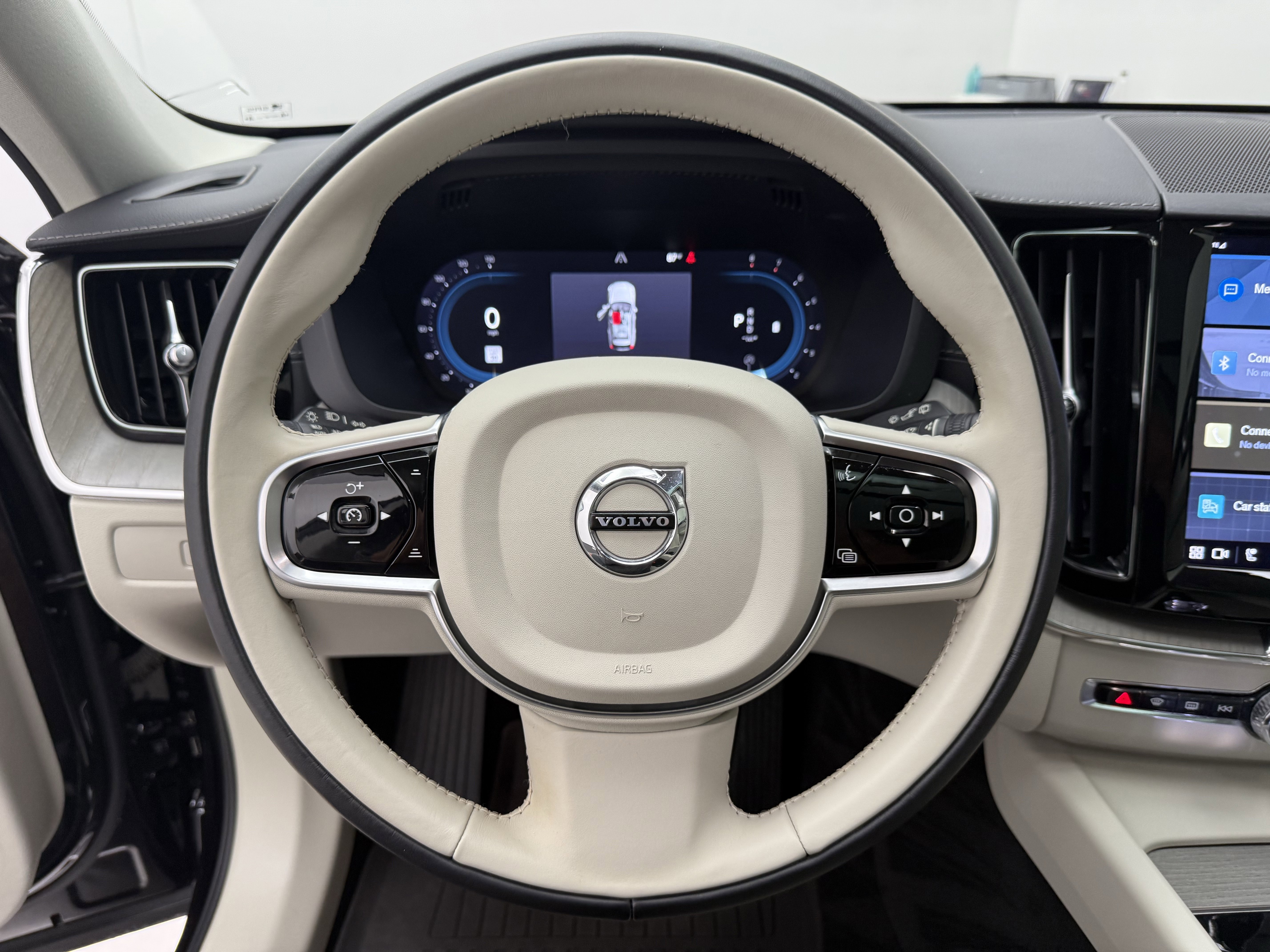 Certified 2023 Volvo XC60 B6 Ultimate w/ Protection Package Premier AWD/4WD image 15