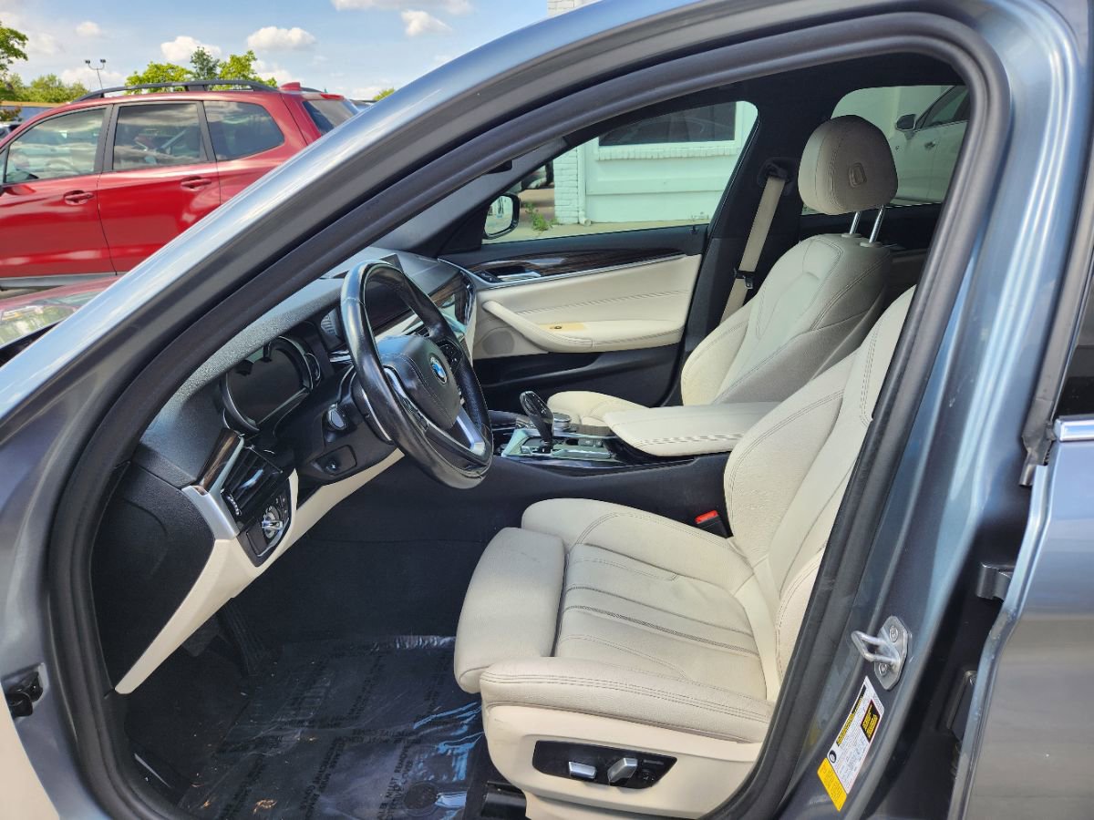 Used 2019 BMW 530i w/ Convenience Package RWD image 9