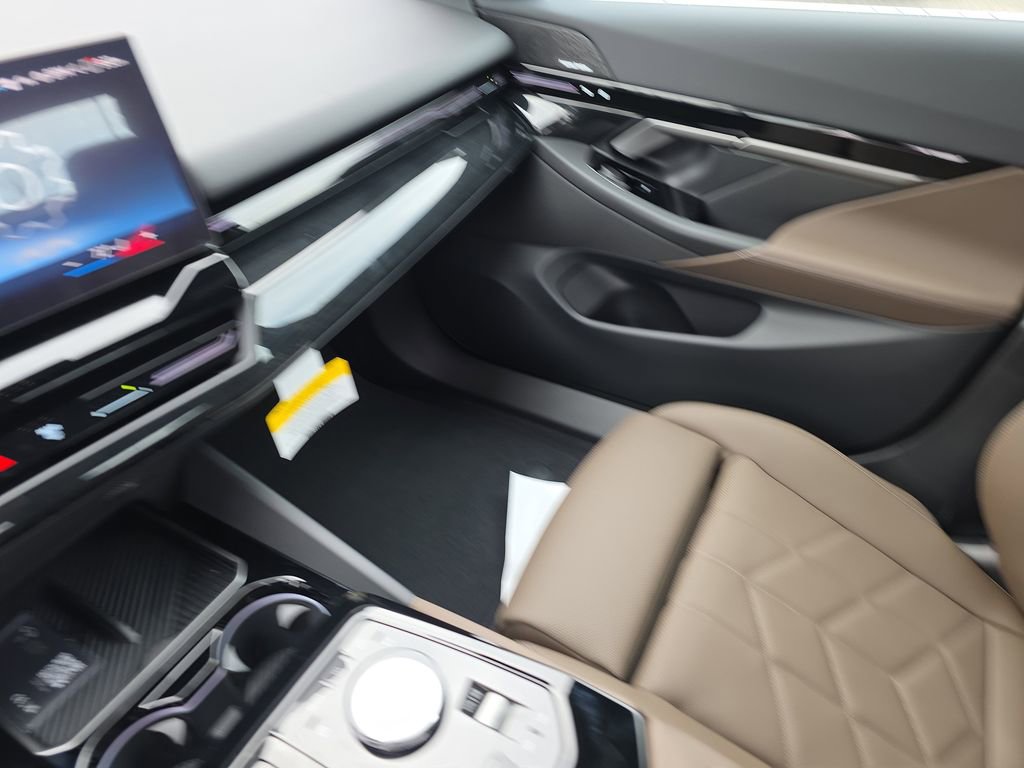 New 2026 BMW 530i xDrive w/ Premium Package image 19