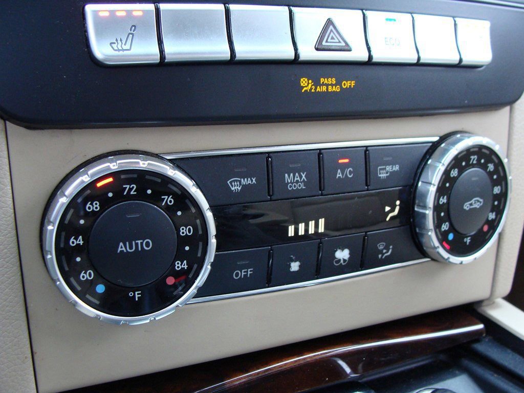 Used 2014 Mercedes-Benz C 300 4MATIC Sedan image 19