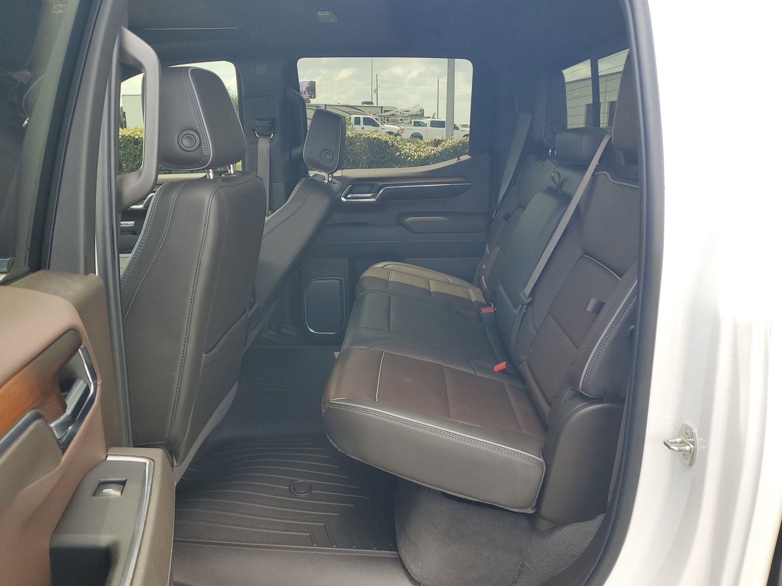 Used 2024 GMC Sierra 1500 Denali w/ Denali Reserve Package AWD/4WD image 11
