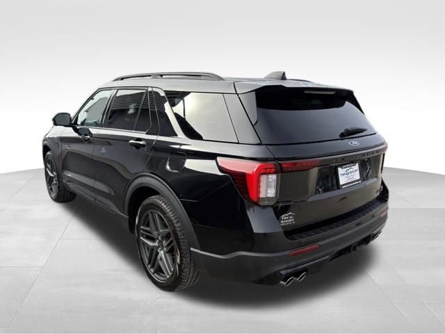 Used 2025 Ford Explorer ST image 11