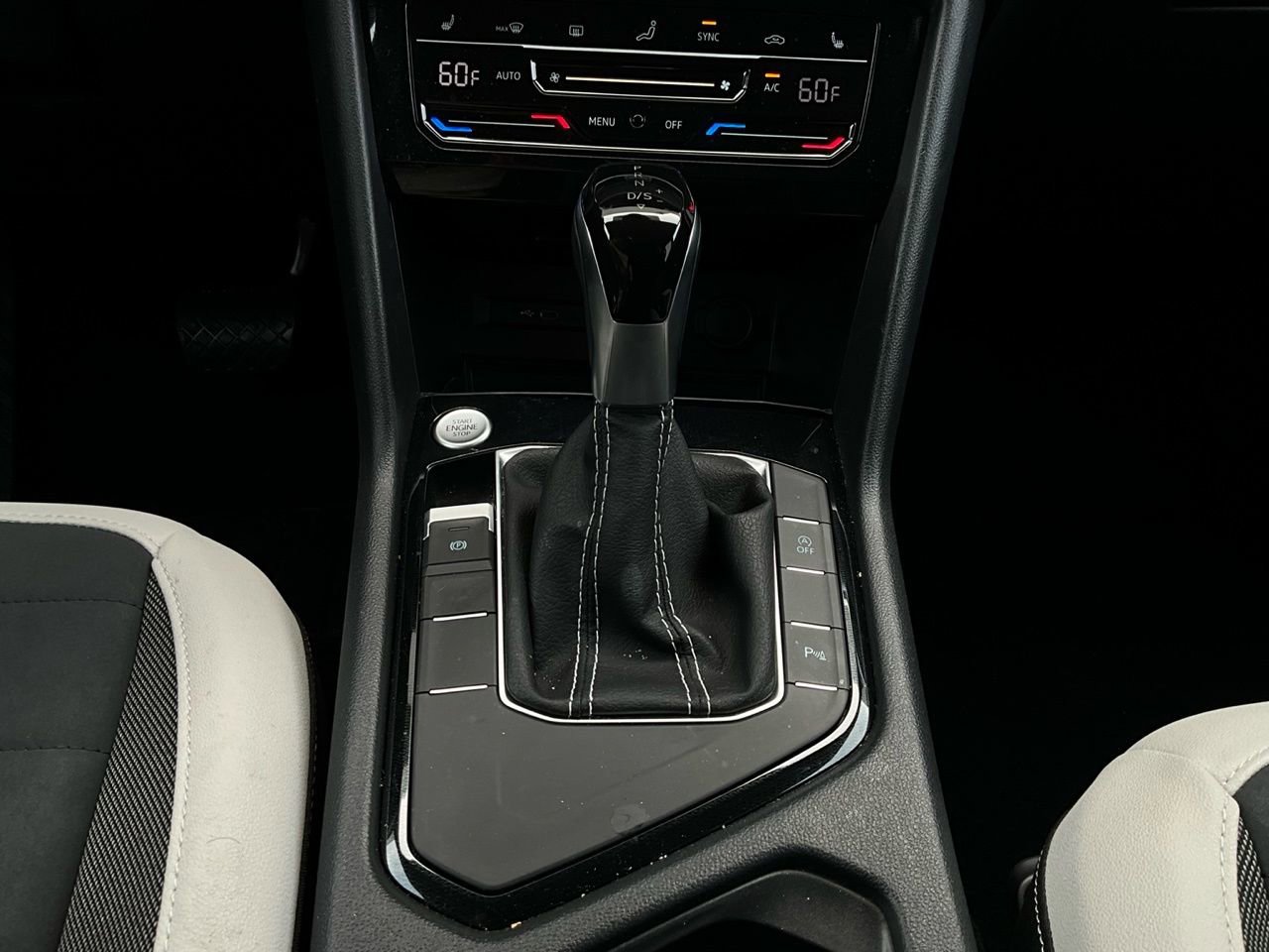 Used 2025 Volkswagen Taos SE image 23