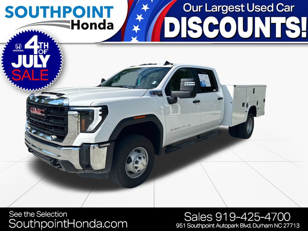 Used 2025 GMC Sierra 3500 Pro w/ Convenience Package AWD/4WD image 3