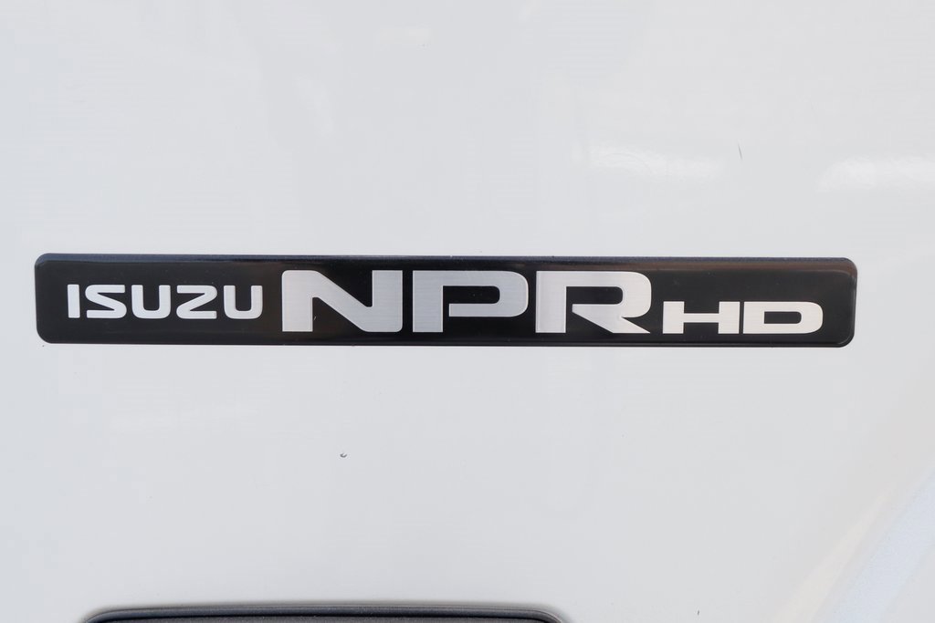 Used 2019 Isuzu NPR HD image 37