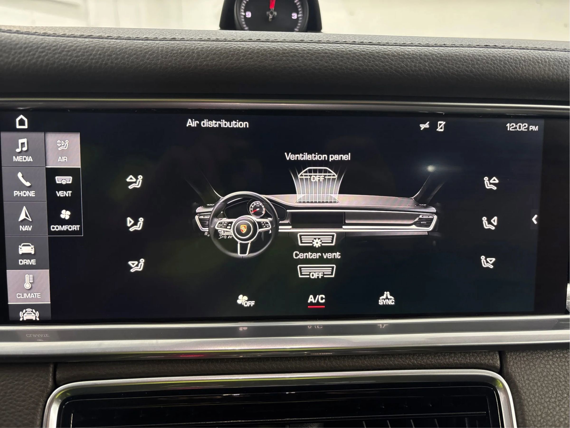 Used 2017 Porsche Panamera image 39