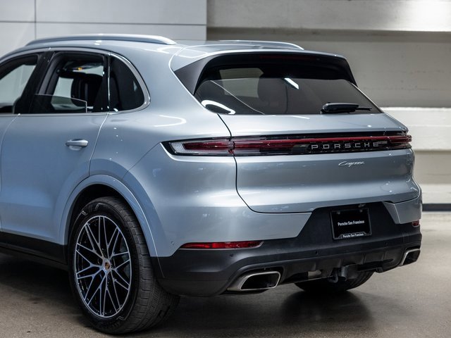 Used 2025 Porsche Cayenne image 24