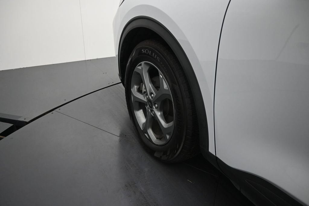 Used 2025 Ford Escape ST-Line FWD image 11