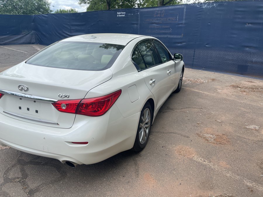 Used 2016 INFINITI Q50 3.0t Premium w/ Driver Assistance Package RWD image 40
