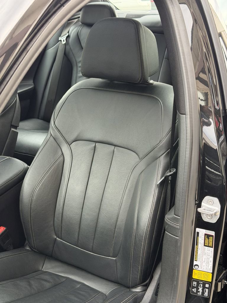 Used 2019 BMW 740i xDrive w/ M Sport Package image 28