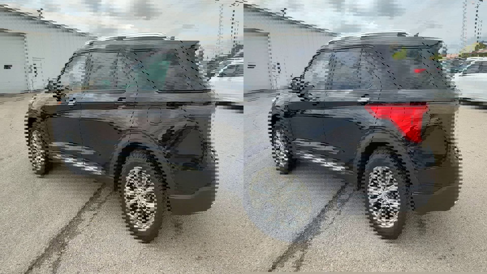 Used 2023 Ford Explorer Limited image 6