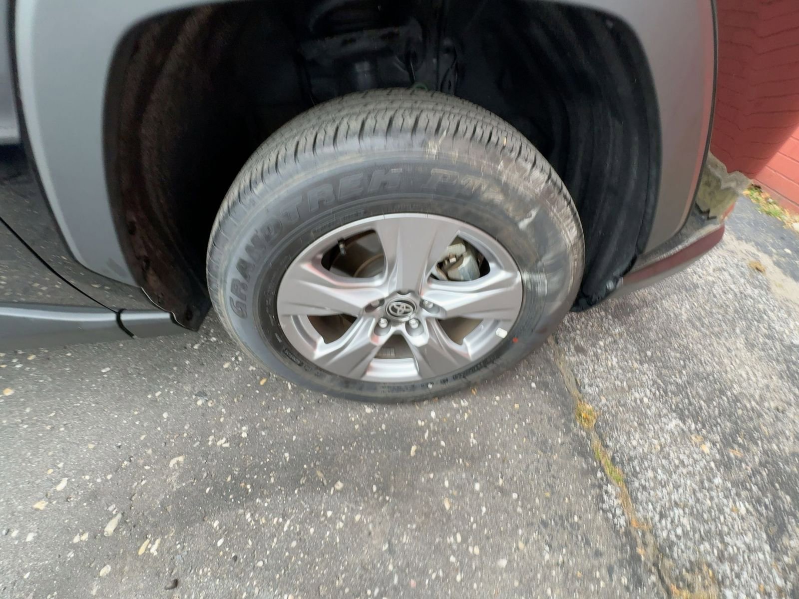 Used 2025 Toyota RAV4 XLE image 20