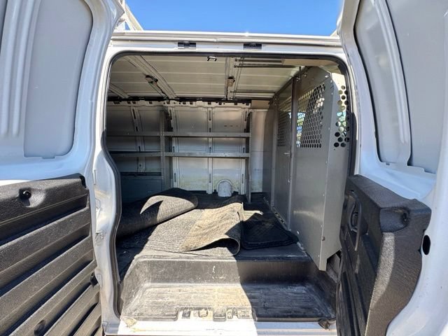 Used 2020 Chevrolet Express 3500 w/ Driver Convenience Package RWD image 13