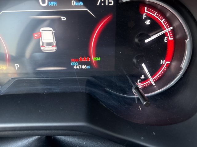 Used 2025 Toyota RAV4 XLE FWD image 17