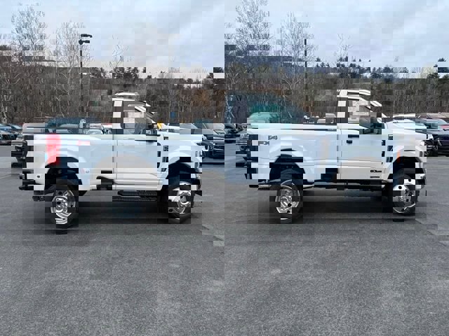 New 2026 Ford F450 XLT w/ FX4 Off-Road Package AWD/4WD image 24