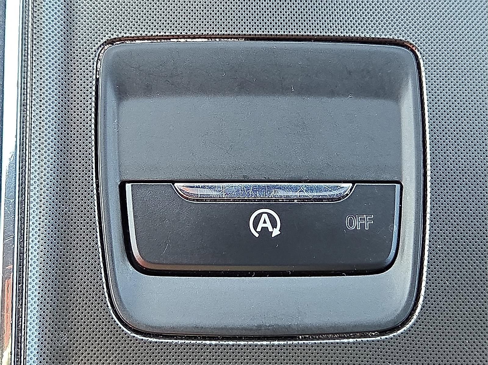 Certified 2024 Ford Edge ST-Line w/ Class II Trailer Tow Package AWD/4WD image 18