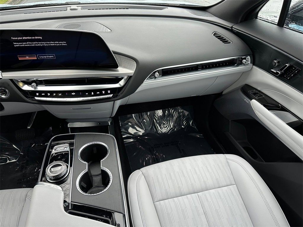 New 2025 Cadillac Lyriq Sport image 18