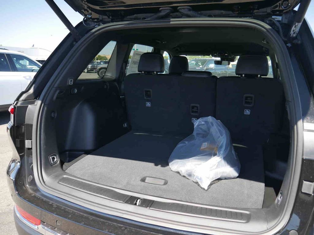 New 2025 Jeep Grand Cherokee Limited image 7