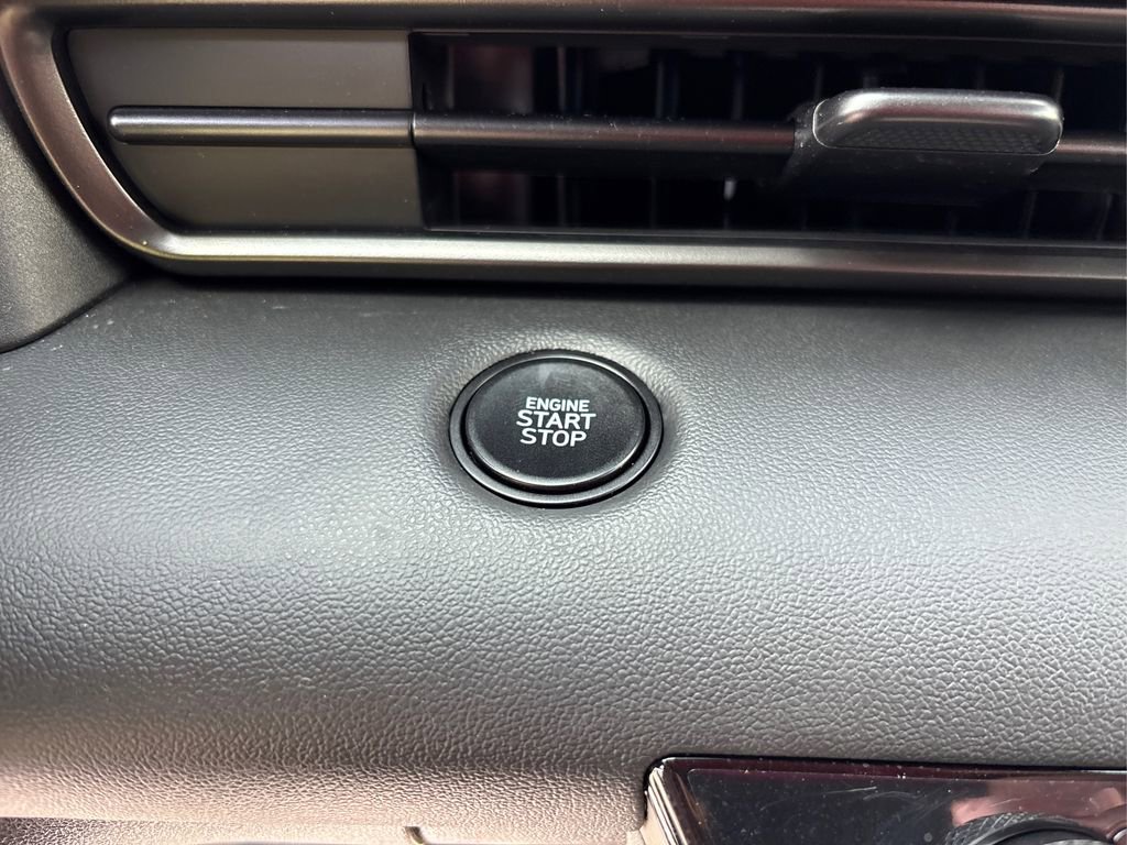 Certified 2025 Hyundai Elantra Sport image 29