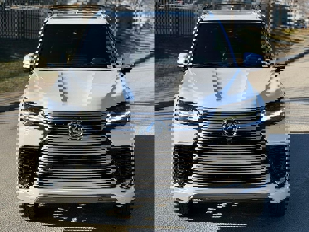 New 2026 Lexus LX 700h Luxury image 7