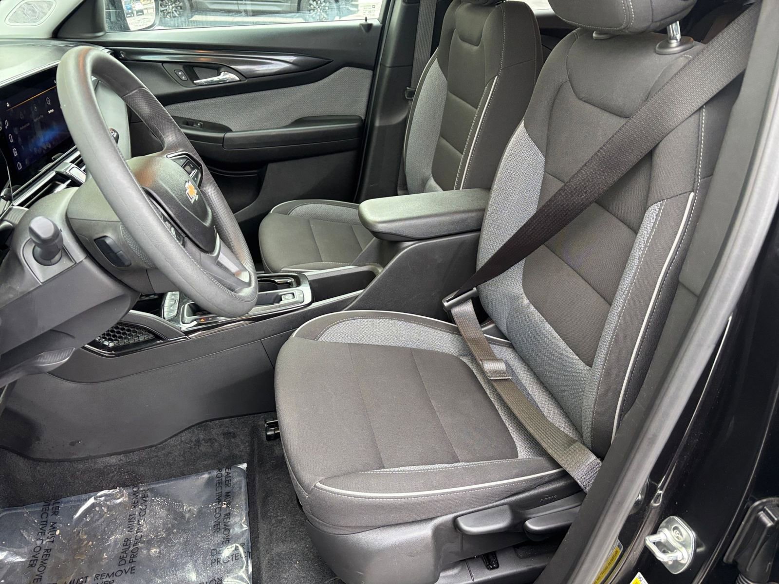 Used 2025 Chevrolet TrailBlazer LT w/ Driver Confidence Package image 32