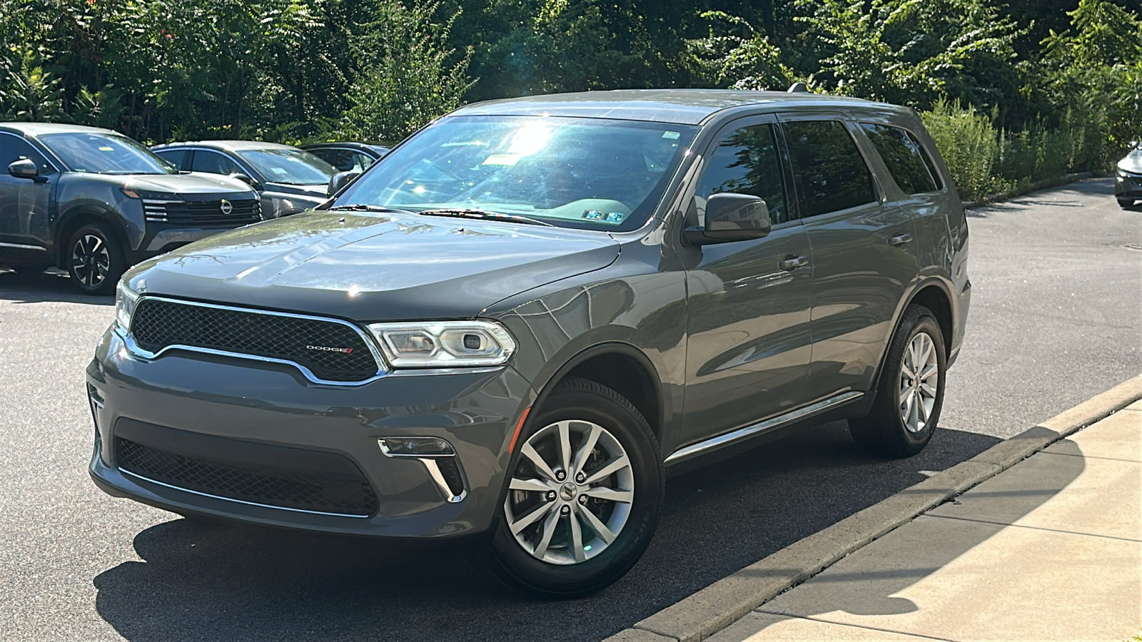 Used 2021 Dodge Durango SXT w/ 3rd Row Seating Group AWD/4WD image 1