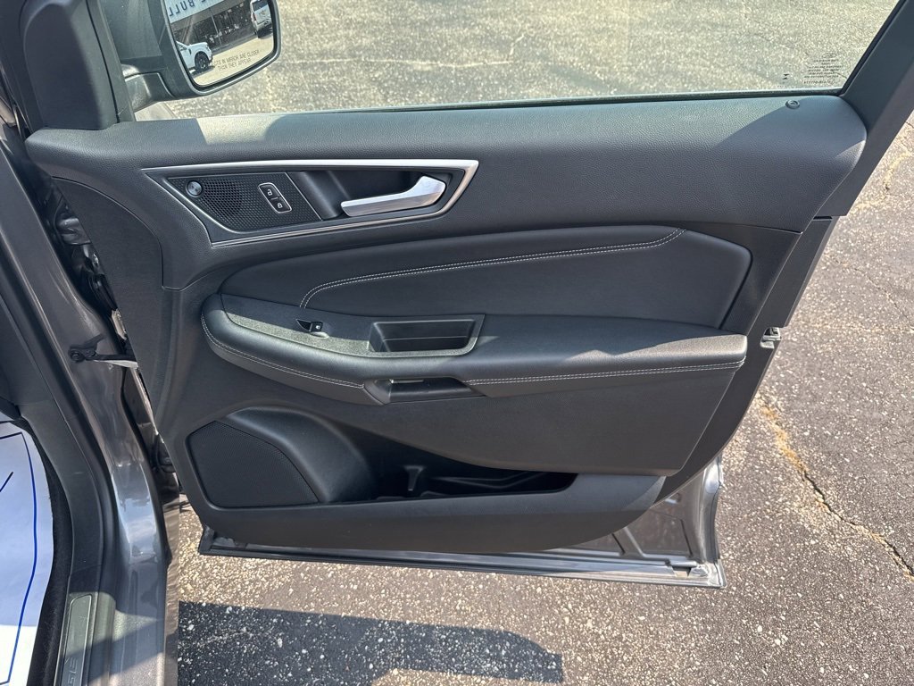 Used 2024 Ford Edge Titanium image 18