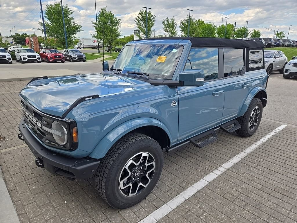 Used 2023 Ford Bronco Outer Banks AWD/4WD image 1