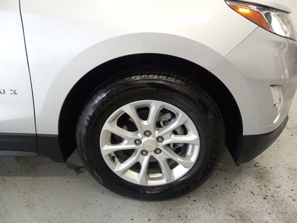 Used 2020 Chevrolet Equinox LS w/ LS Convenience Package image 3