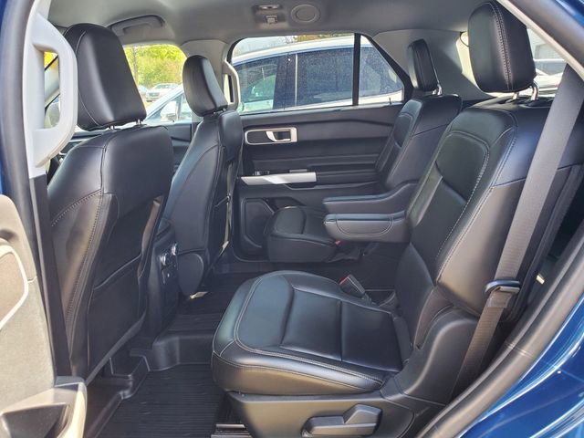 Used 2021 Ford Explorer XLT w/ Equipment Group 202A AWD/4WD image 11
