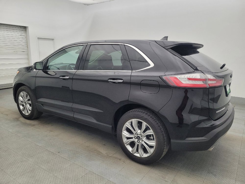 Used 2024 Ford Edge Titanium image 3