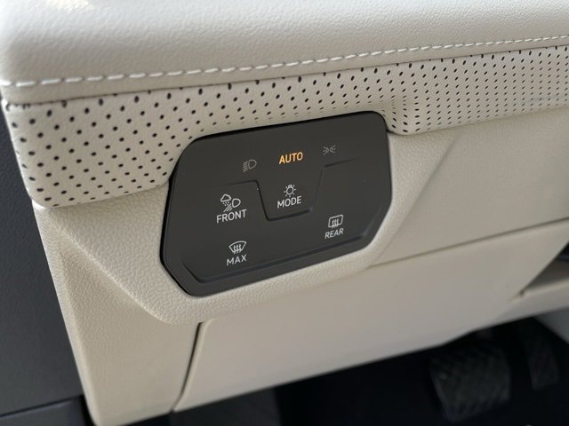 New 2025 Volkswagen Atlas SEL image 10