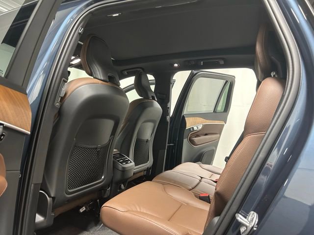 Used 2025 Volvo XC90 B5 Plus image 13