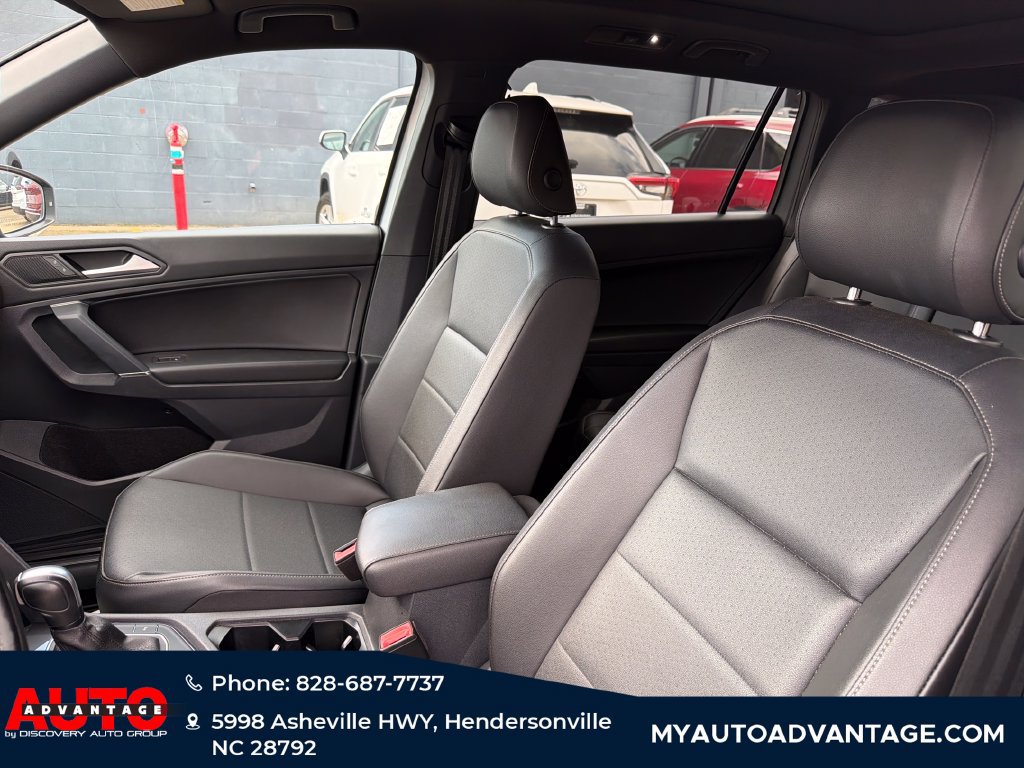 Used 2020 Volkswagen Tiguan SE R-Line AWD/4WD image 12