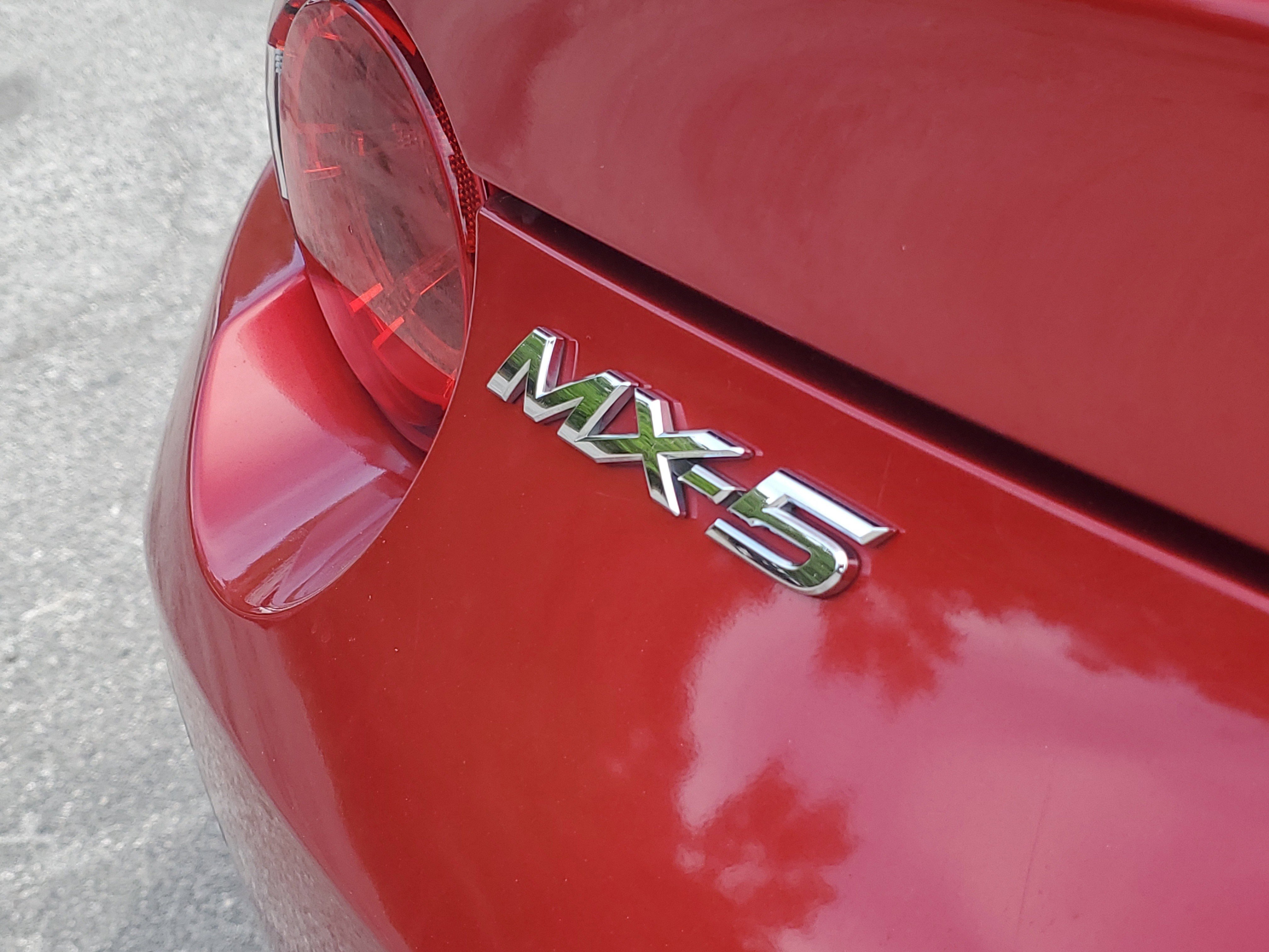 Used 2017 MAZDA MX-5 Miata RF Grand Touring RWD image 9