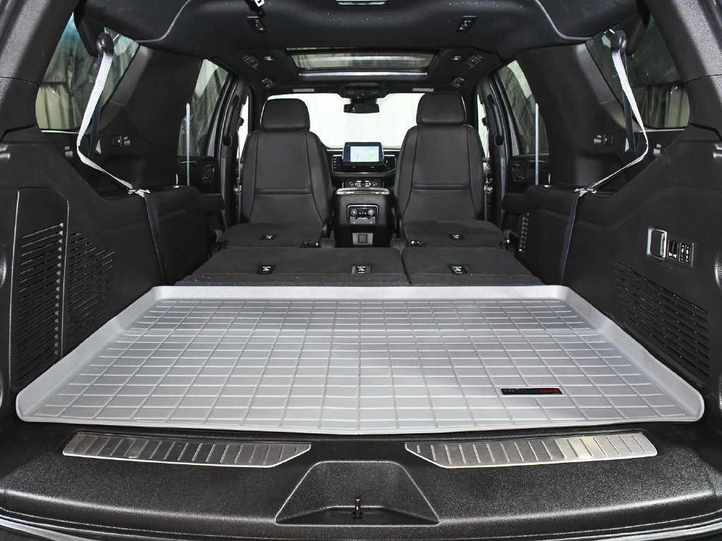 Used 2024 Chevrolet Suburban RST w/ Luxury Package AWD/4WD image 68