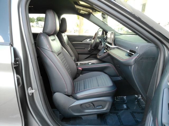 Used 2026 Ford Explorer ST-Line w/ ST-Line Street Pack AWD/4WD image 19