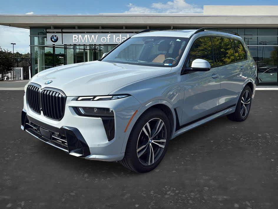 Used 2024 BMW X7 xDrive40i w/ M Sport Package AWD/4WD image 9