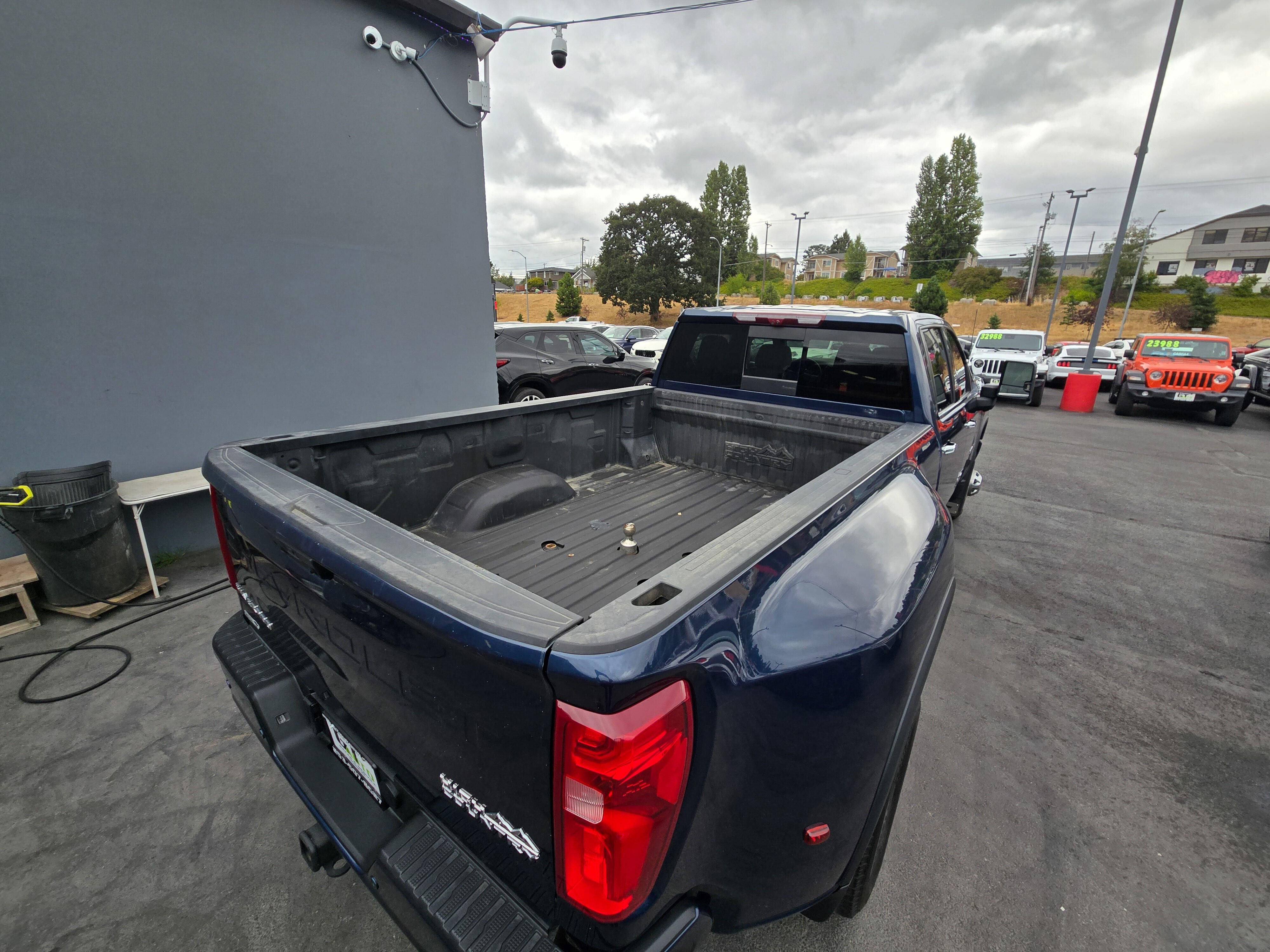 Used 2023 Chevrolet Silverado 3500 High Country w/ LPO, Hitch Package image 18