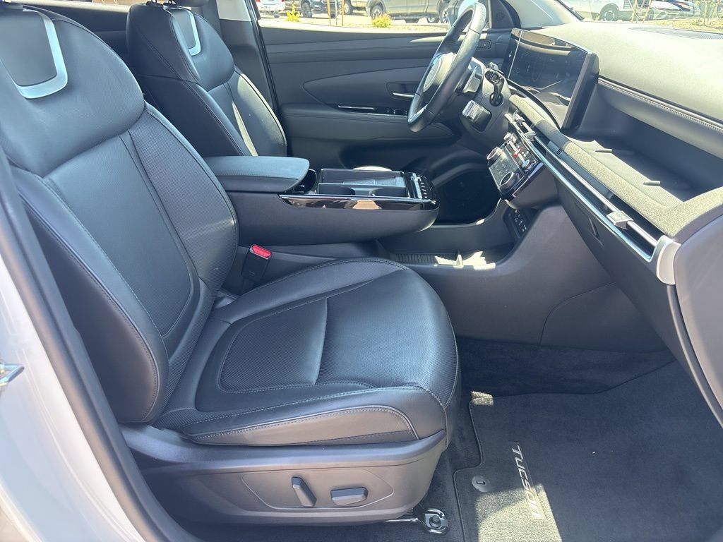 Certified 2025 Hyundai Tucson Limited AWD/4WD image 18