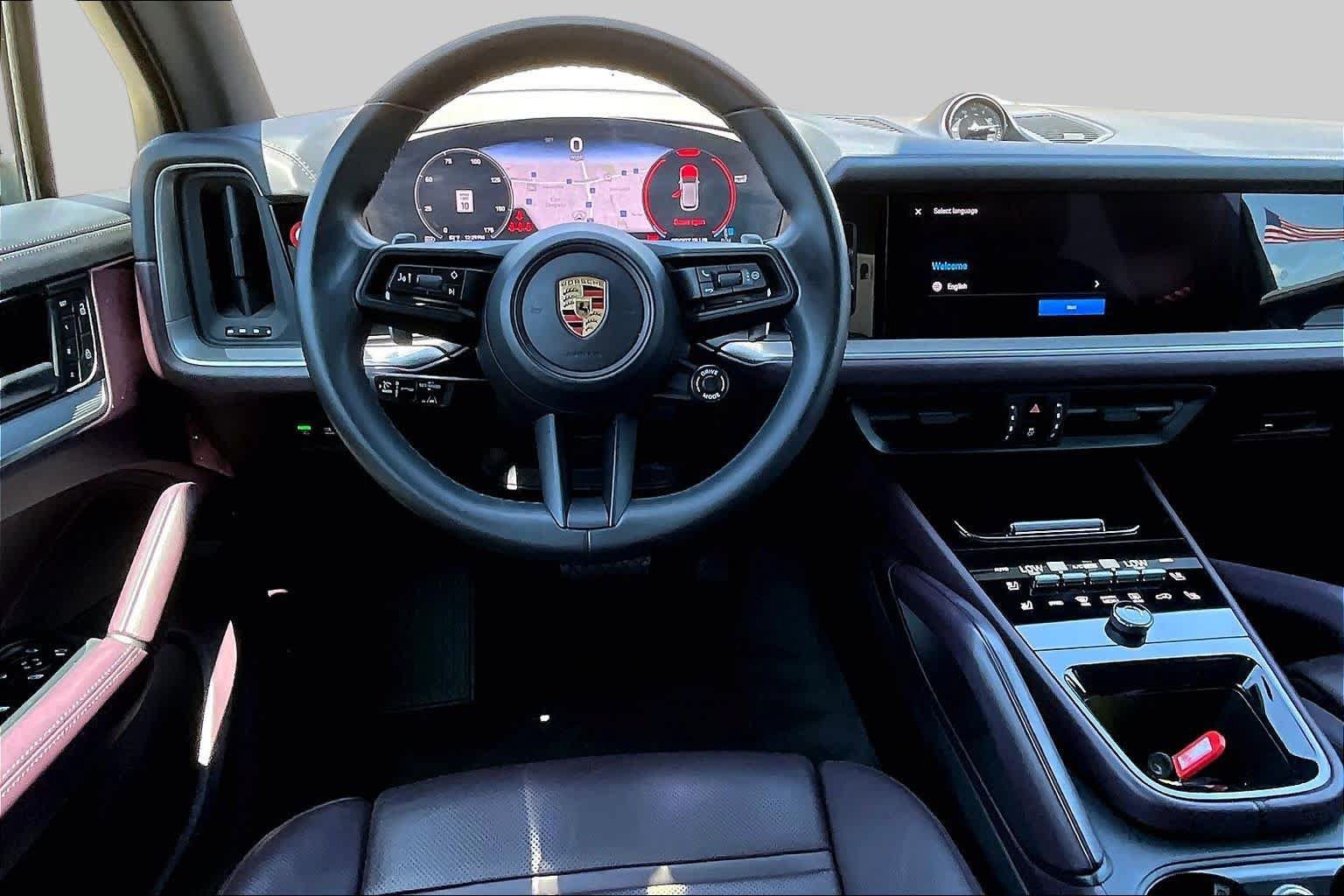Used 2024 Porsche Cayenne AWD/4WD image 8